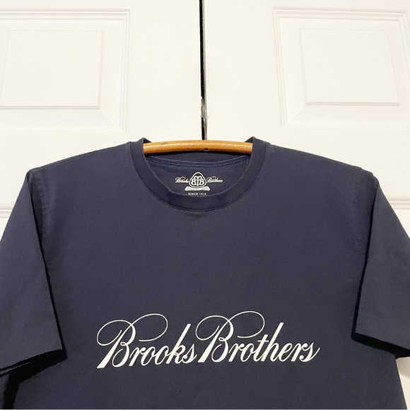 Brooks Brothers ProSport T-Shirt Size Medium Performance Script Logo Tee Navy - Picture 2 of 7